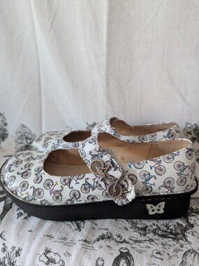 Alegria Paloma Bicycle Print Leather Mary Jane Clogs Size 38